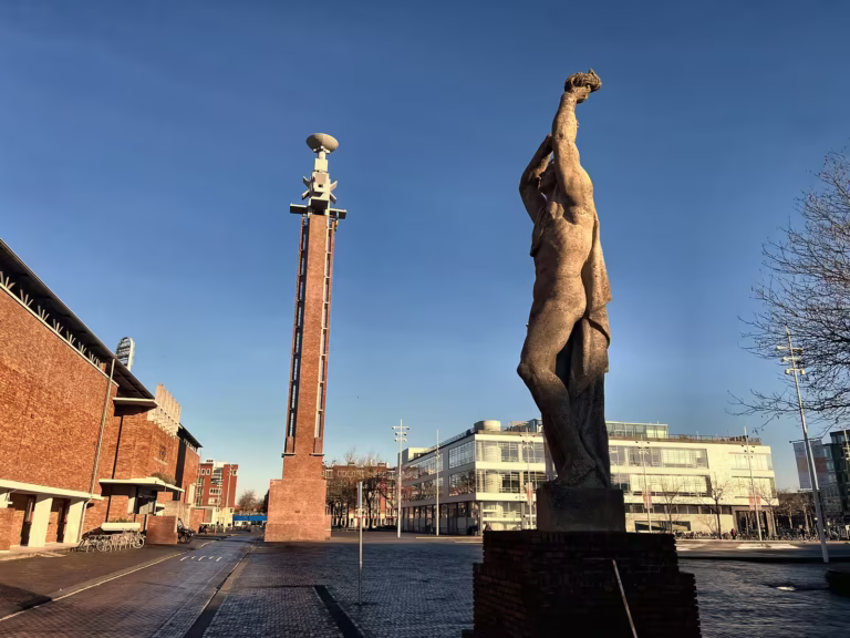 Statue and Marathon Tower