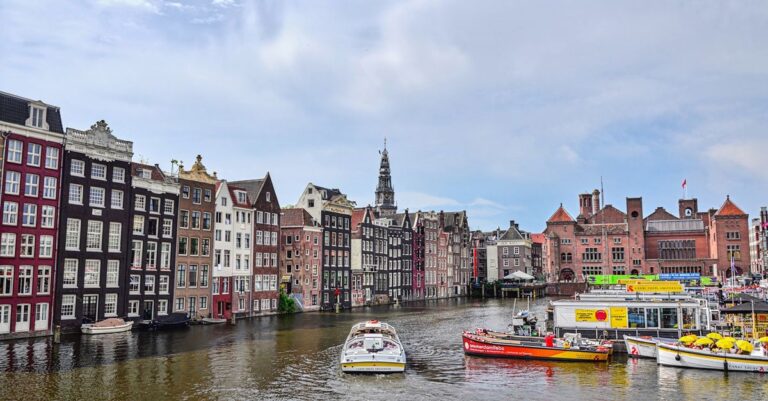 Amsterdam Researchers Examine Golden Buttons from the Palmhoutwrak